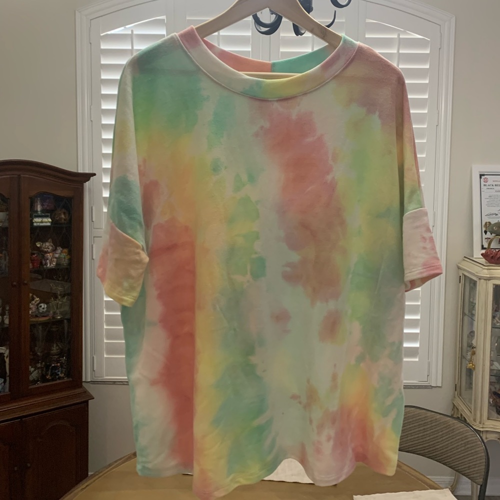 Cherish tie dye loose short sleeve tee NWOT